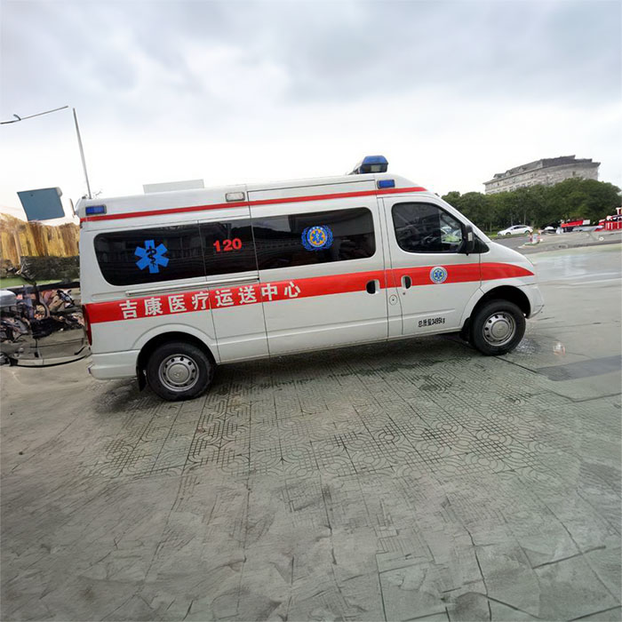 西宁私人救护车租赁费用
