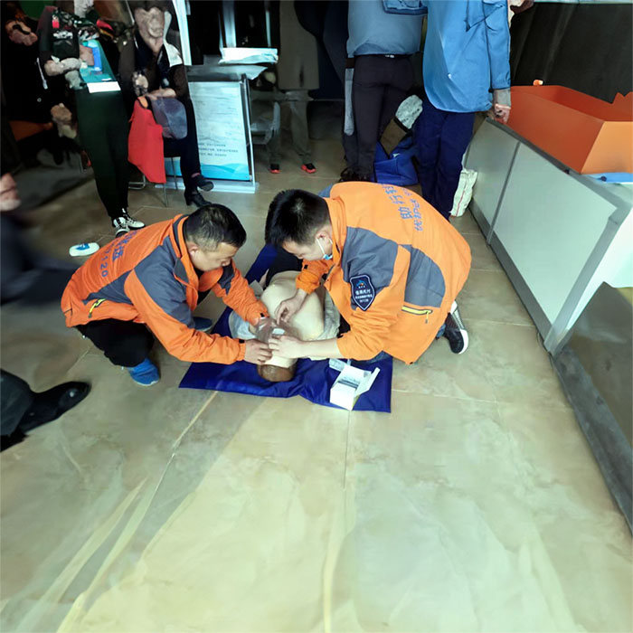 西宁出租私人救护车电话