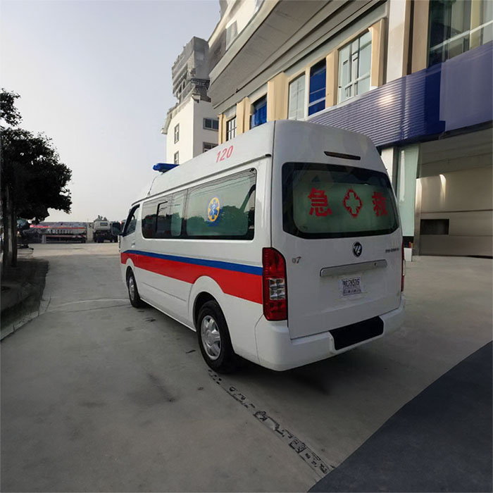 西宁私人救护车出租多少钱