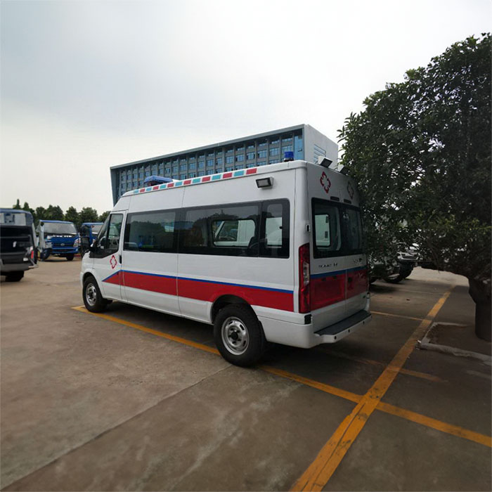 西宁私人救护车出租收费