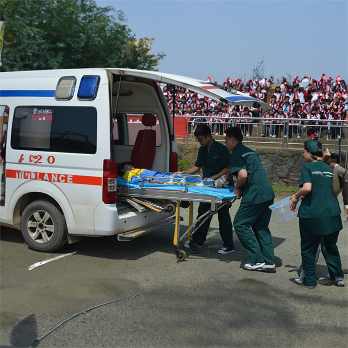 西宁救护车租车