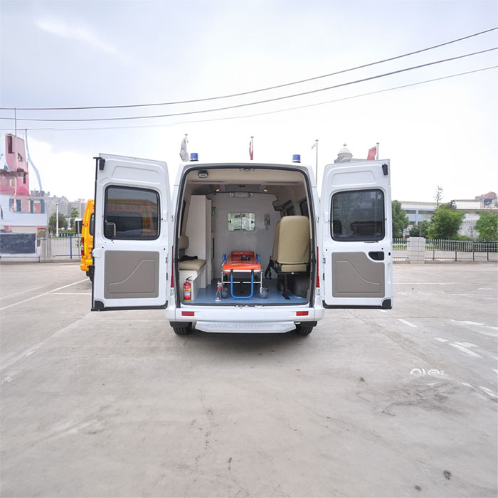 西宁私人救护车租车费用