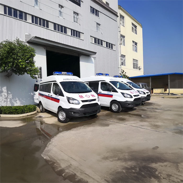 西宁救护车出租联系电话