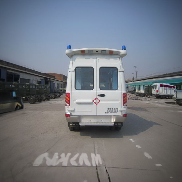 西宁救护车租车联系电话