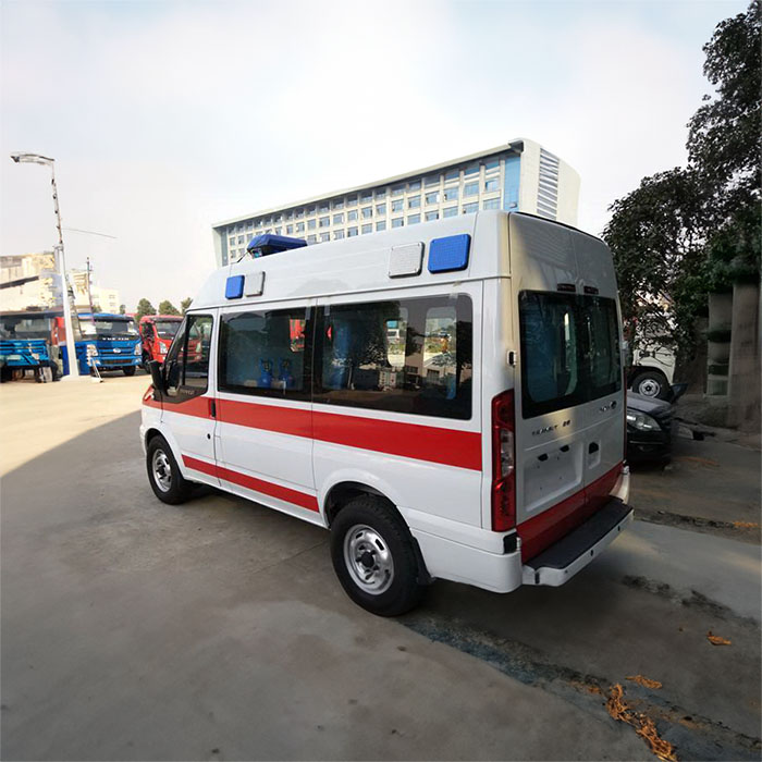 西宁私人救护车出租多少钱