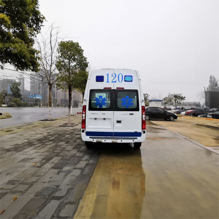 西宁救护车出租电话
