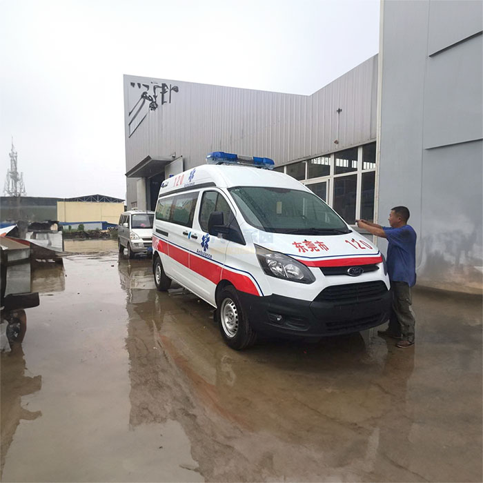 西宁救护车租赁联系方式