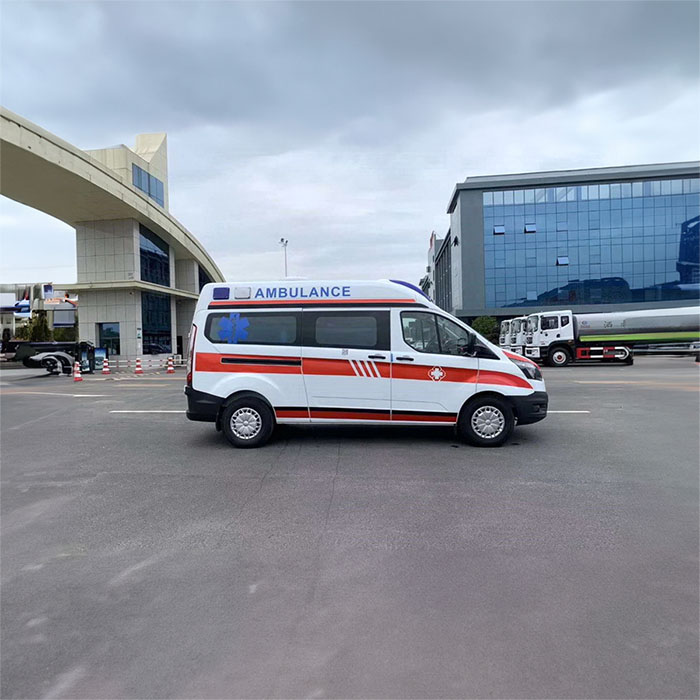 西宁私人救护车租赁收费标准