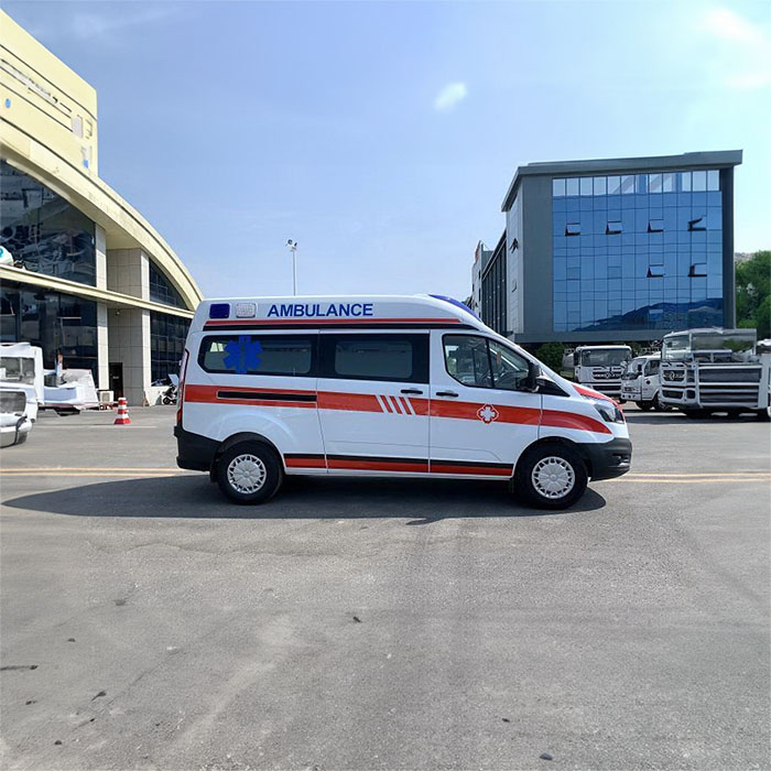 西宁租赁私人救护车电话号码