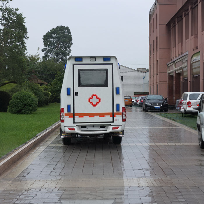 西宁救护车租赁费用