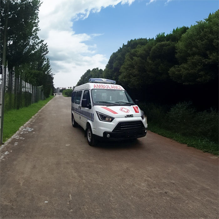 西宁租赁救护车电话号码