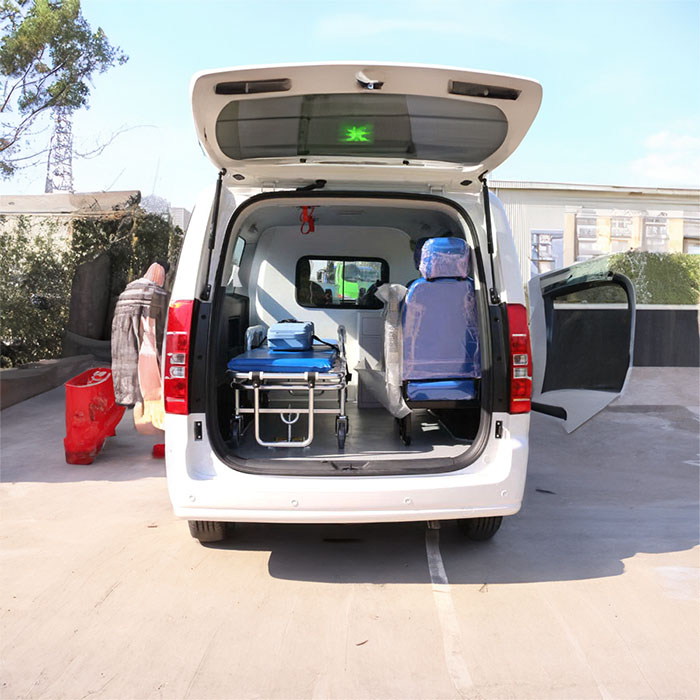 西宁私人救护车租赁多少钱