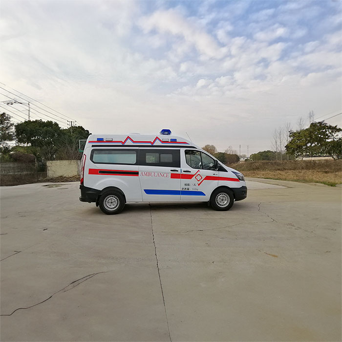 西宁救护车租赁电话