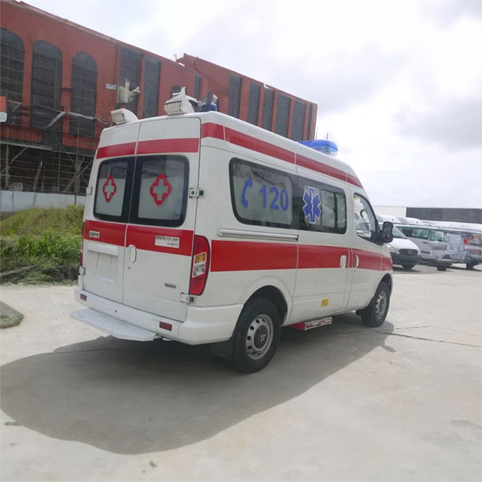 西宁救护车出租多少钱