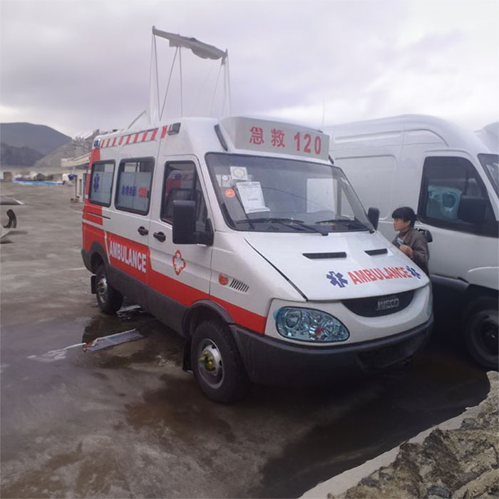 西宁租赁私人救护车联系方式