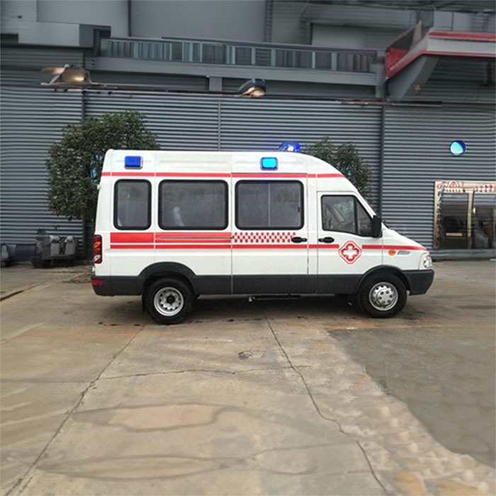 西宁私人救护车租车多少钱