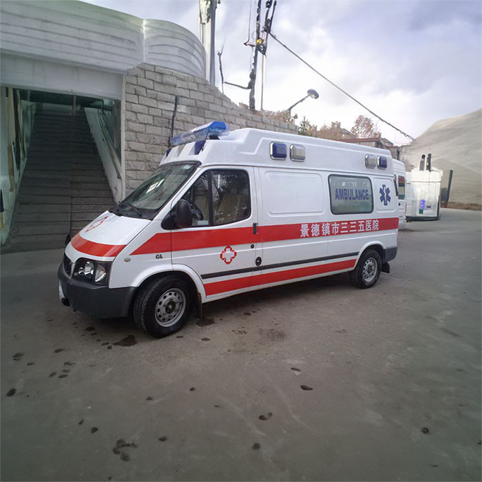 西宁私人救护车出租多少钱