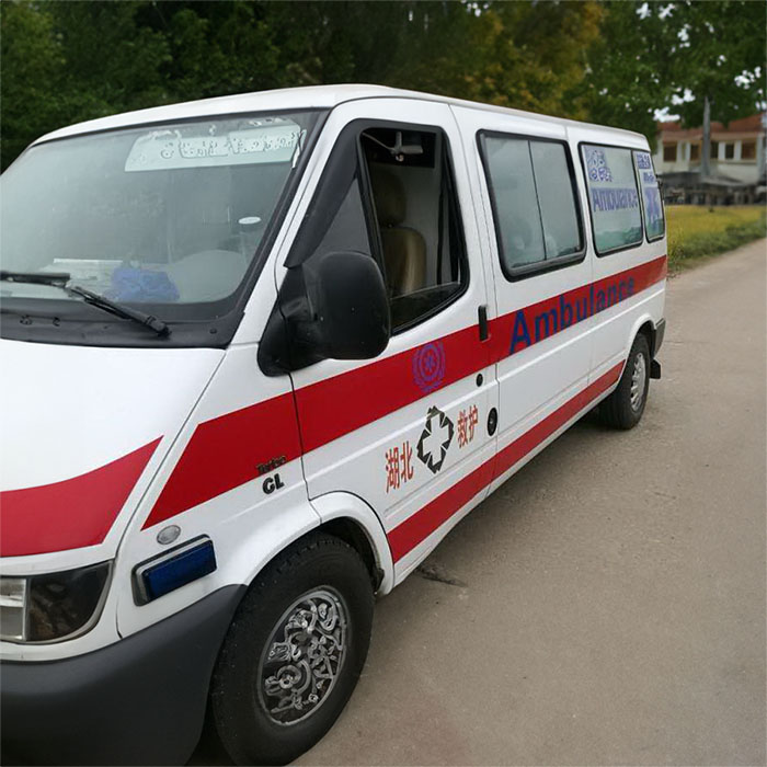 西宁救护车租赁电话