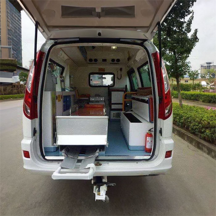 西宁私人救护车出租联系电话