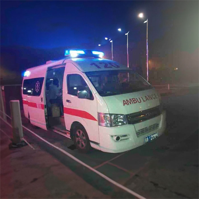 西宁租赁私人救护车联系电话