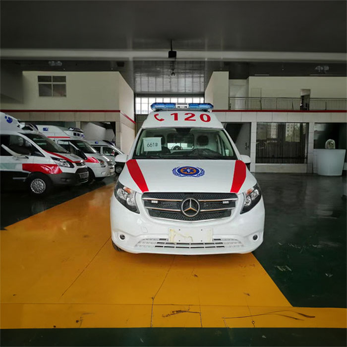 西宁出租救护车联系电话