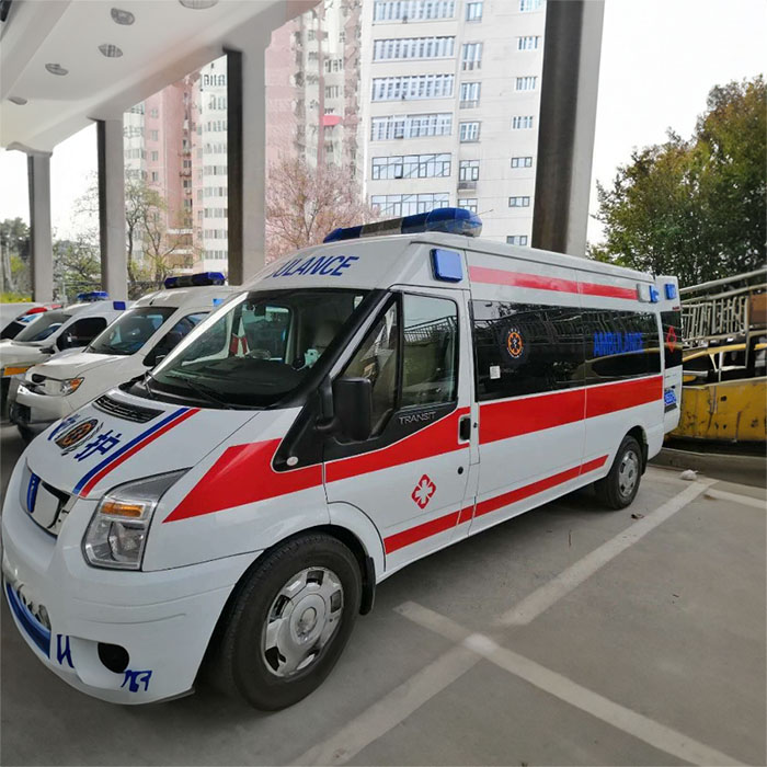 西宁救护车租赁联系方式