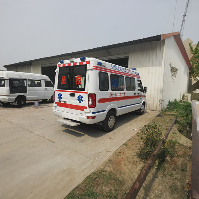 西宁救护车租车联系电话