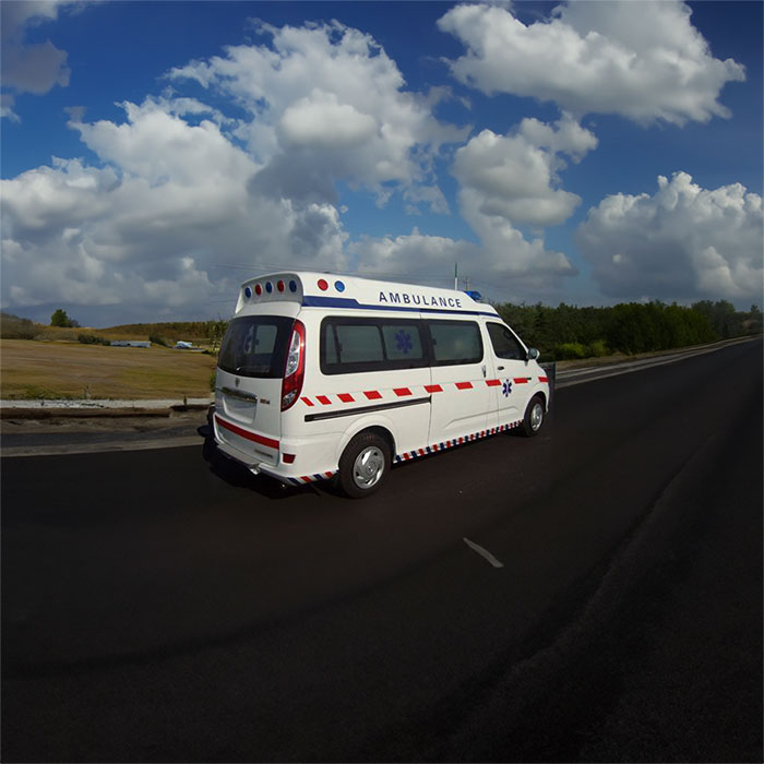 西宁救护车出租联系电话