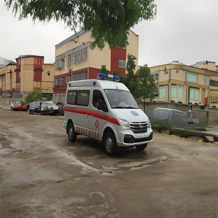 西宁急救车出租联系电话