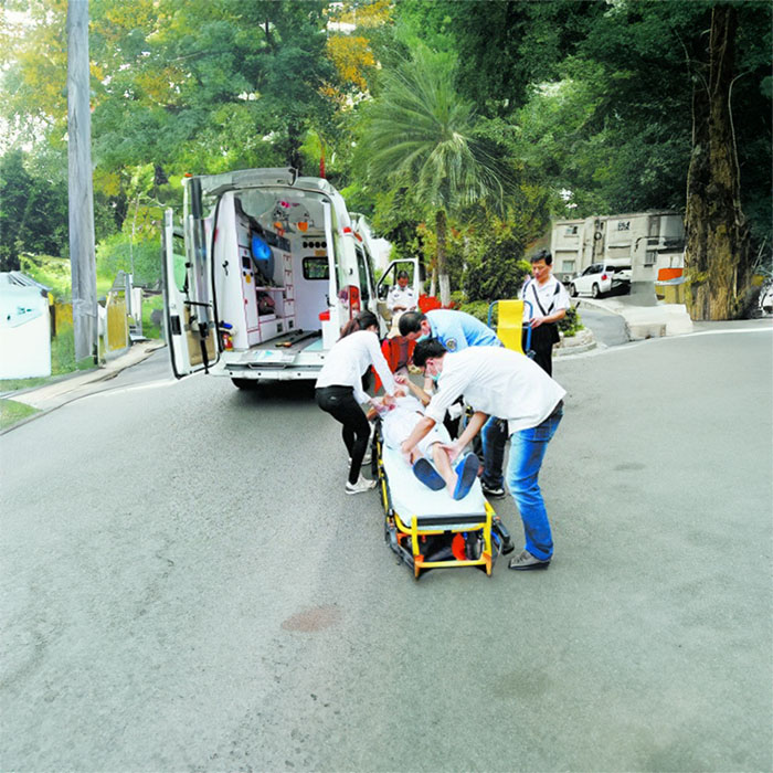 西宁私人救护车租赁