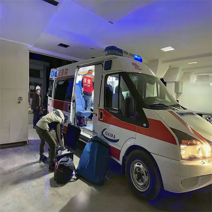 西宁出租救护车联系方式