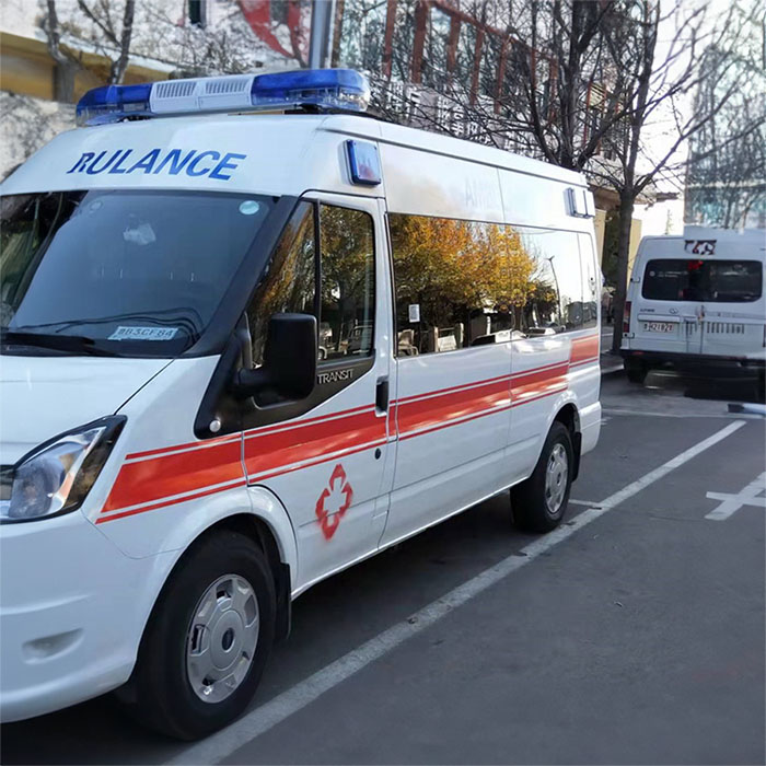 西宁私人救护车出租联系电话