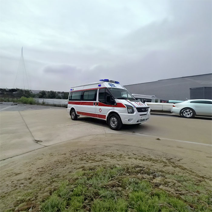 西宁出租救护车联系电话