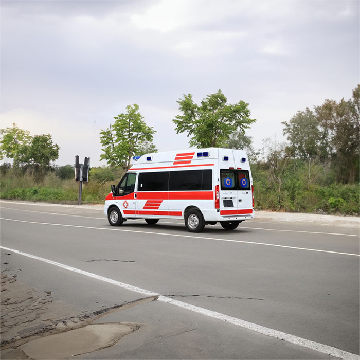 西宁急救车出租费用