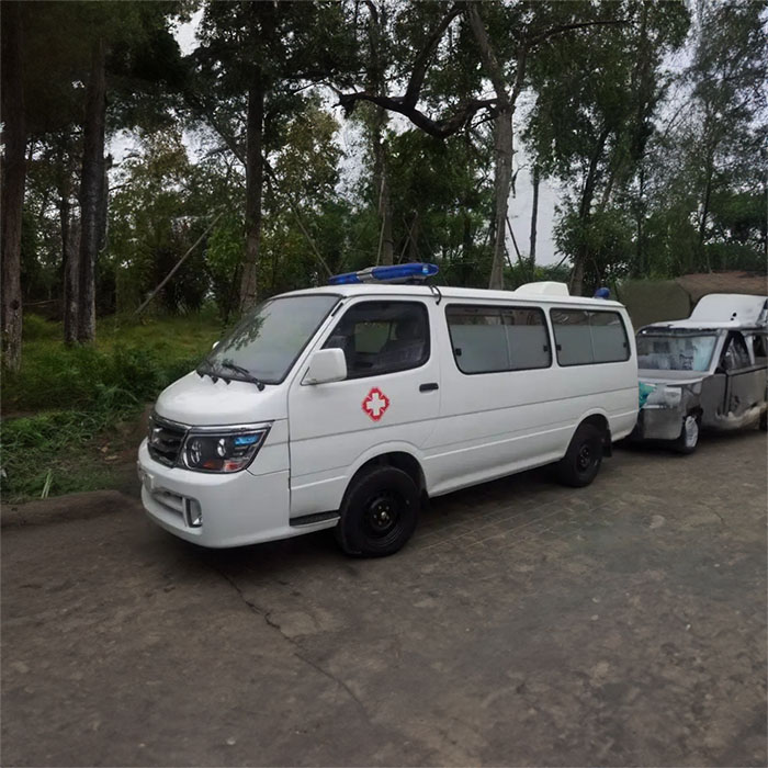 西宁私人救护车租赁收费