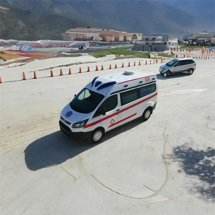 西宁租赁救护车联系电话