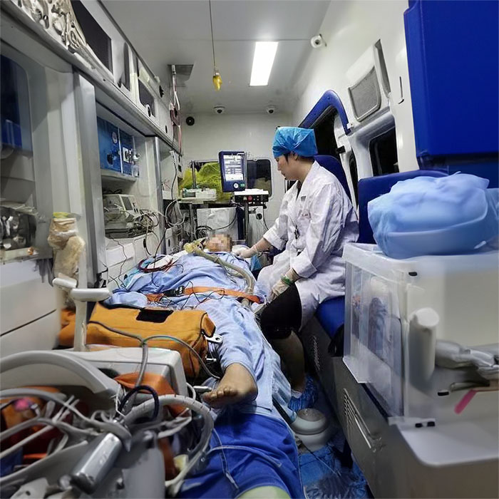 西宁私人救护车租车联系方式