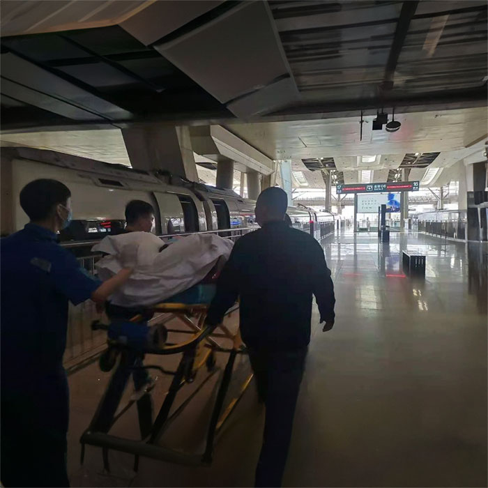 西宁租赁救护车电话号码