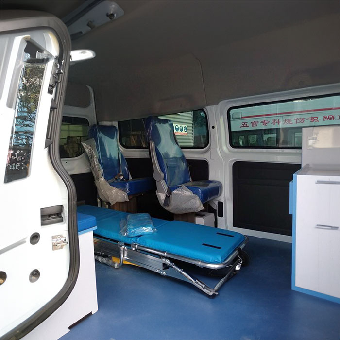 西宁出租私人救护车联系电话