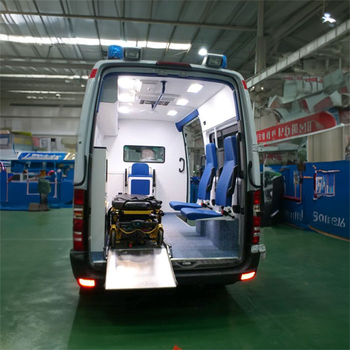 西宁私人救护车租车多少钱