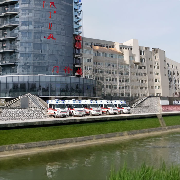 急救中心应配备以下类型的车辆