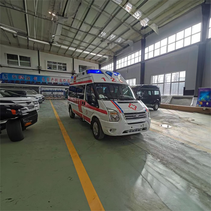 西宁市城东区学院社区卫生服务站租赁私家救护车转院到吉林四平救护车出租要交多少钱