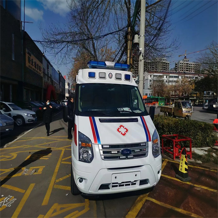 青海省妇女儿童医院租用私人救护车到青海果洛救护车租赁多少钱出租公司