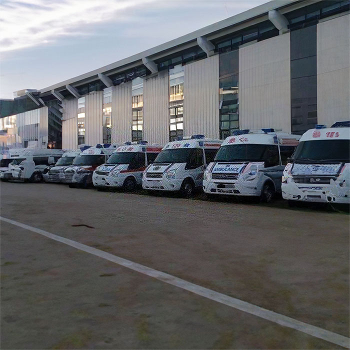 西宁市城东区乐家湾镇卫生院预约私人救护车租赁到贵州黔南哪里120救护车出租