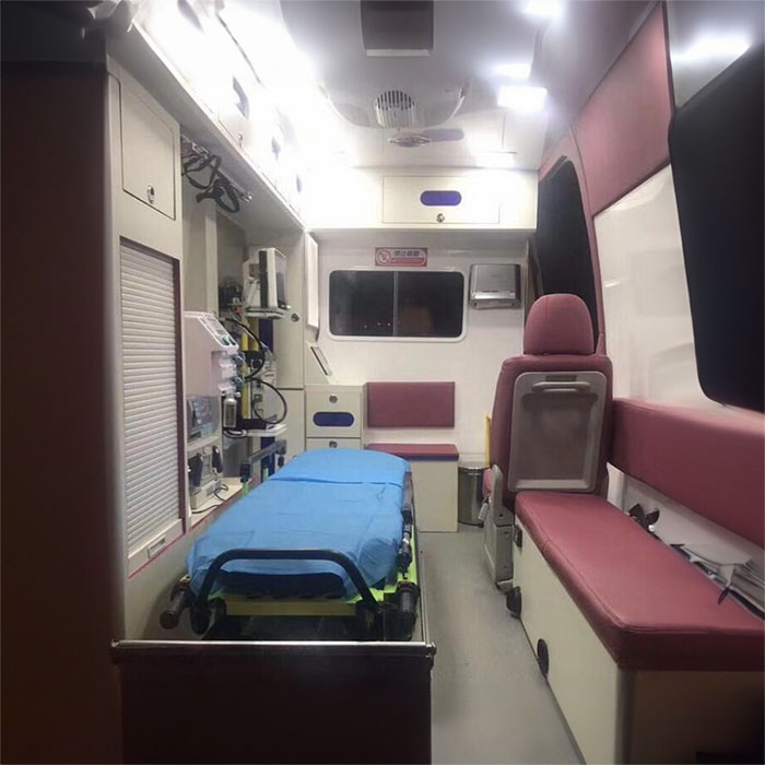 西宁市城中区新青村卫生室租私人救护车到新疆和田救护车出租每公里多少钱