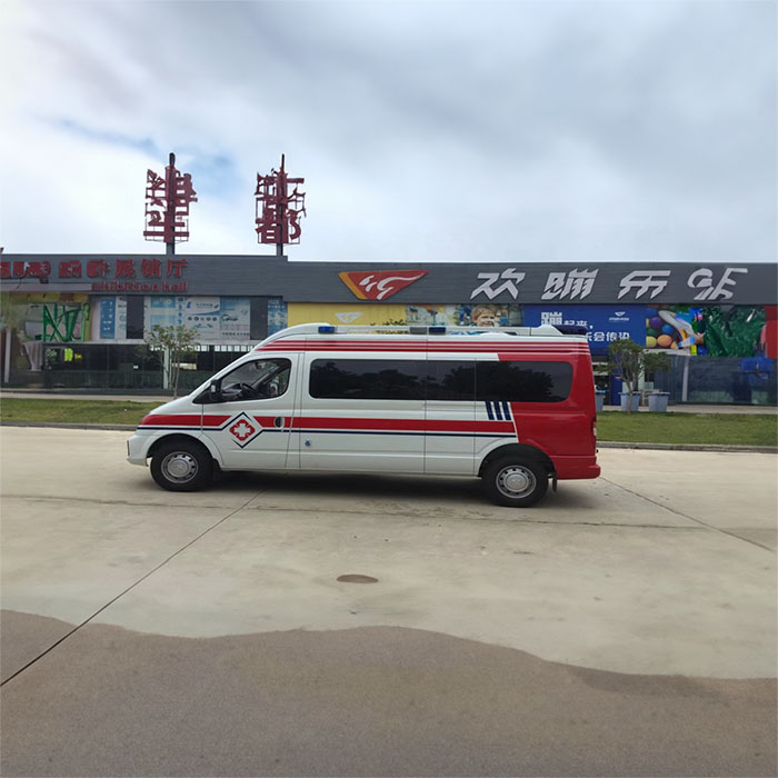 西宁大通博爱医院私人救护车租赁到广西柳州救护车出租多少钱