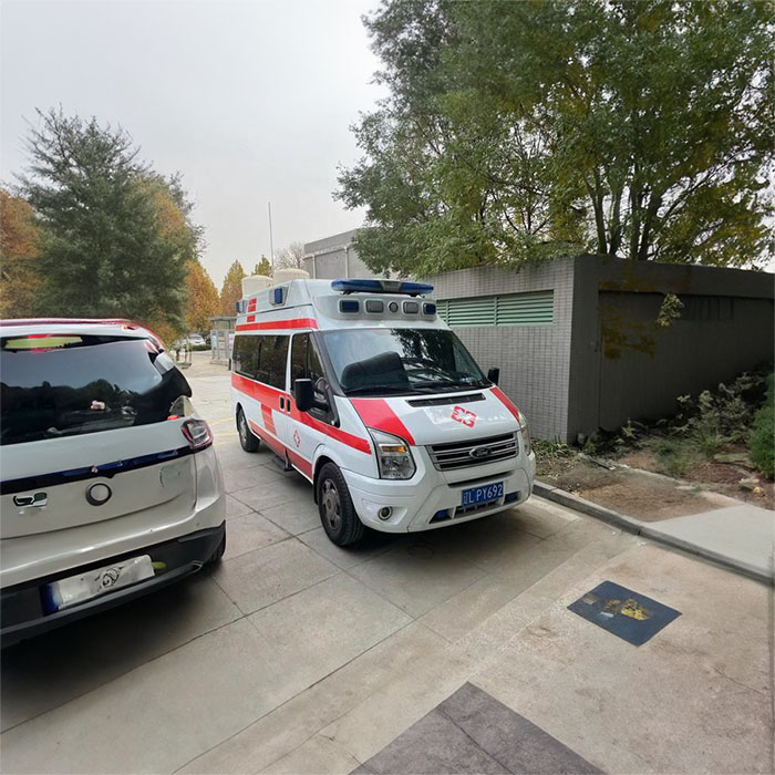 西宁现代妇产医院预约私人救护车租赁到四川南充救护车出租电话多少