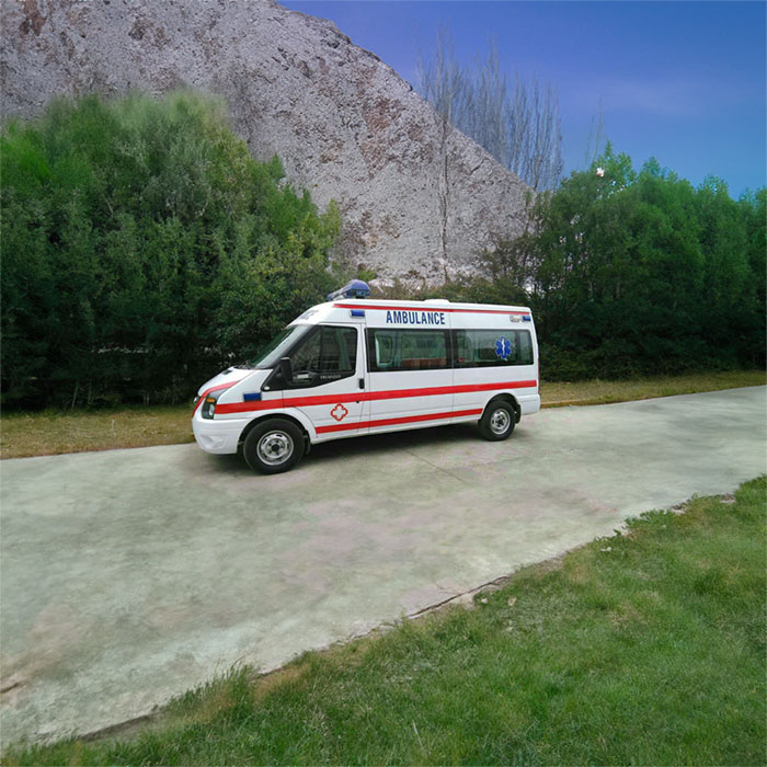 西宁市城东区中庄社区卫生服务站120私人救护车租赁到新疆北屯救护车出租价格大概多少钱一公里