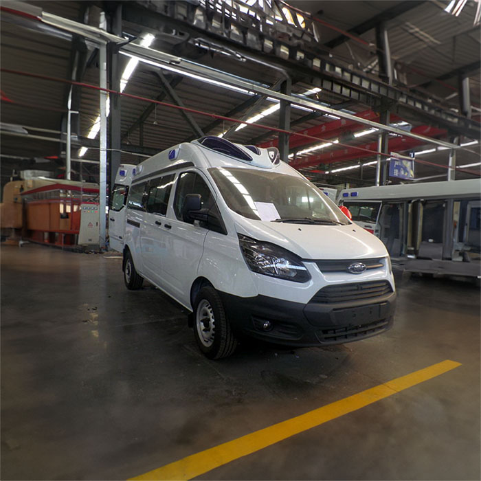 青海省第四人民医院（青海省传染病医院）租救护车护送到河南漯河救护车出租费用多少