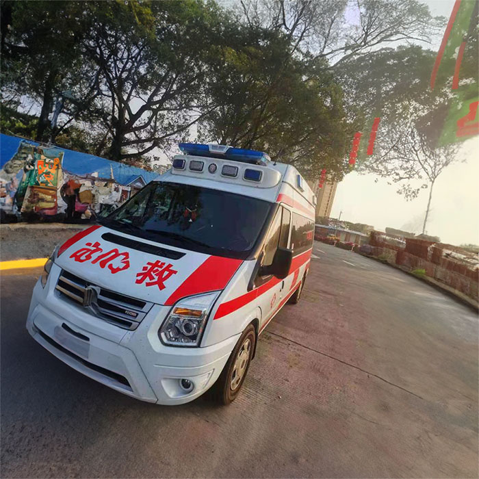 西宁市湘润医院租赁私人救护车到贵州黔南出租私人救护车多少钱